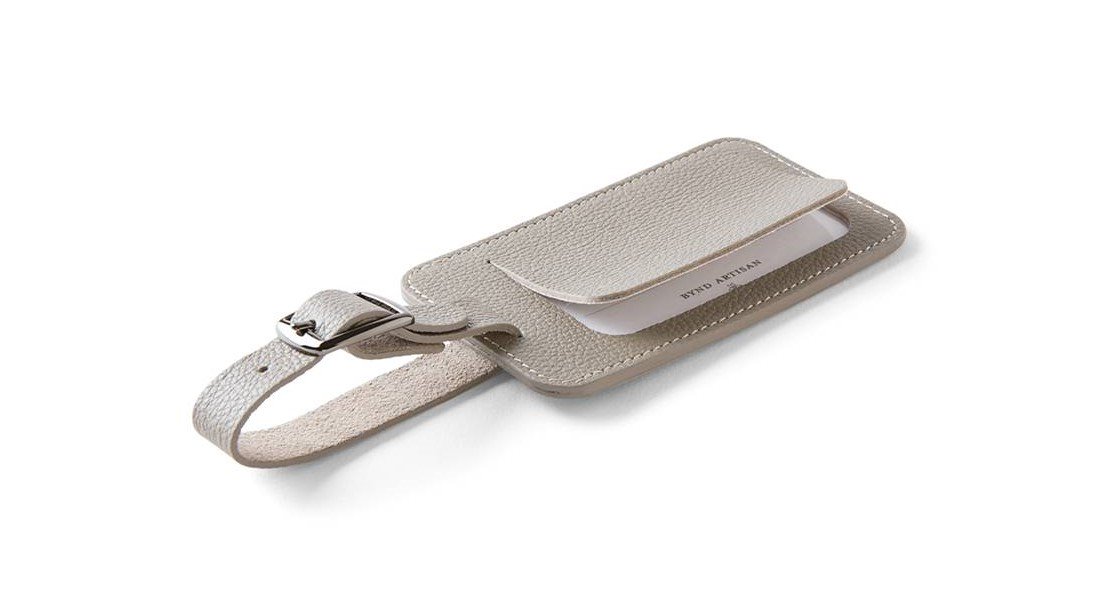Leather luggage tag with one clear window for contact details by Bynd Artisan | The Edit by KrisShop